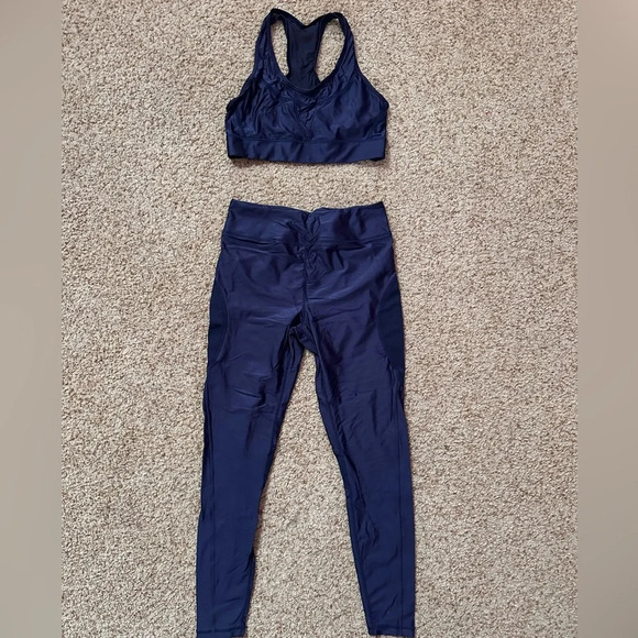 Alala Sports Bra & Leggings Set - Picture 1 of 6